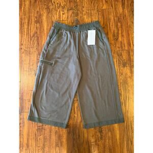 NEW Athleta Women Triumph Hybrid Wide Leg Crop Sweatpant Size M/P Culottes Green